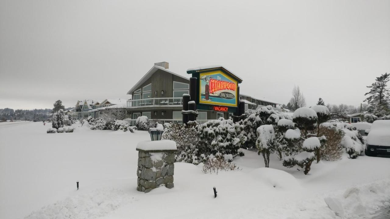 The Cedarwood Inn & Suites Sidney Exteriör bild