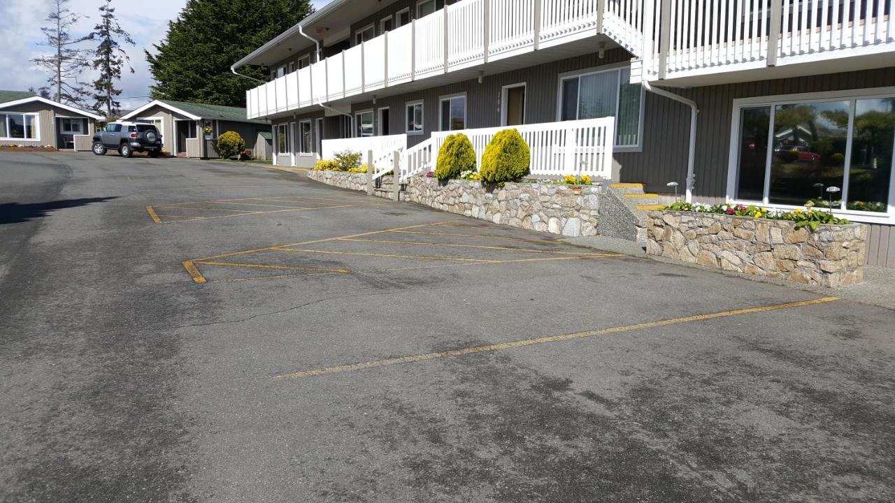 The Cedarwood Inn & Suites Sidney Exteriör bild