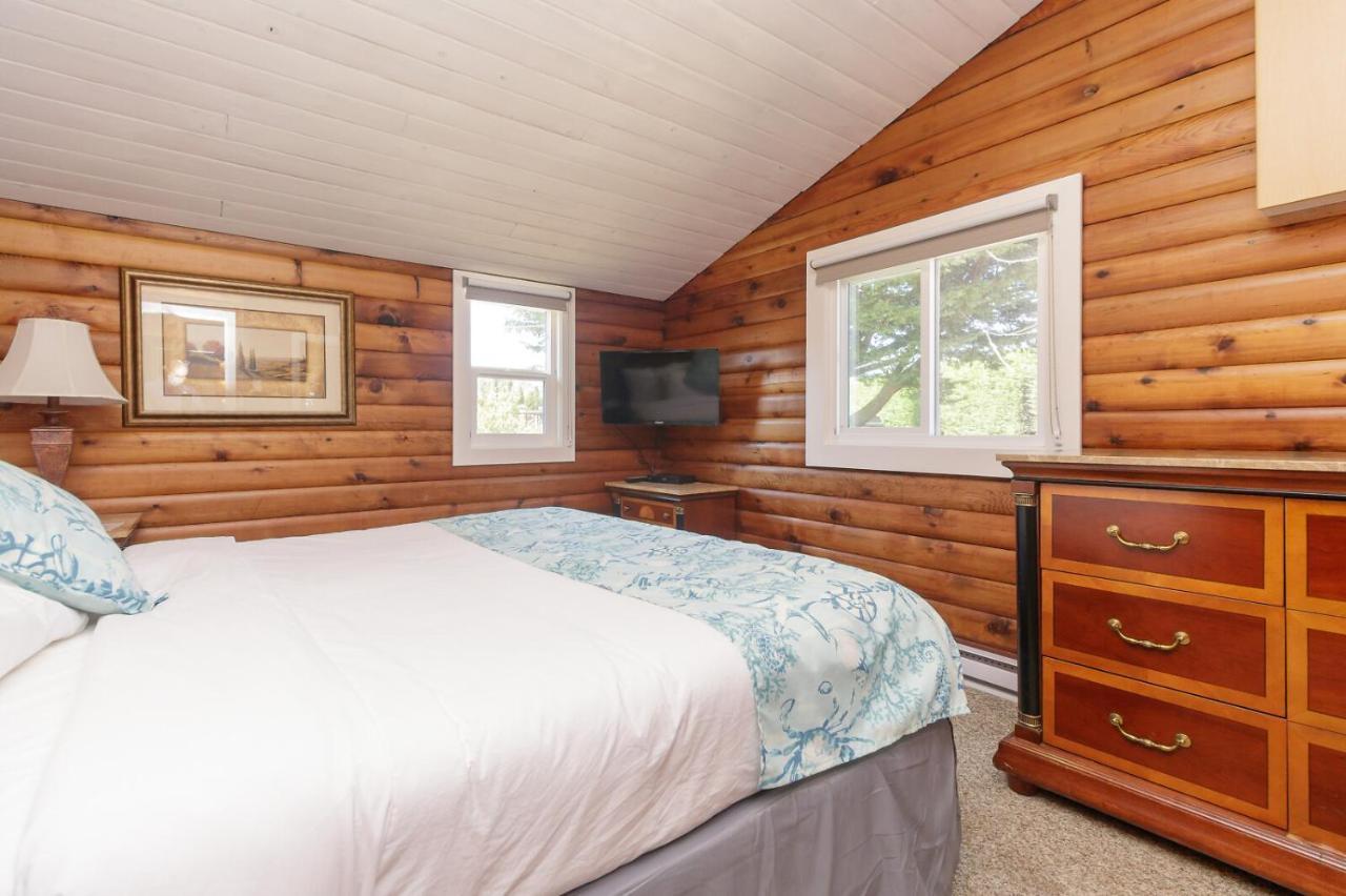 The Cedarwood Inn & Suites Sidney Exteriör bild