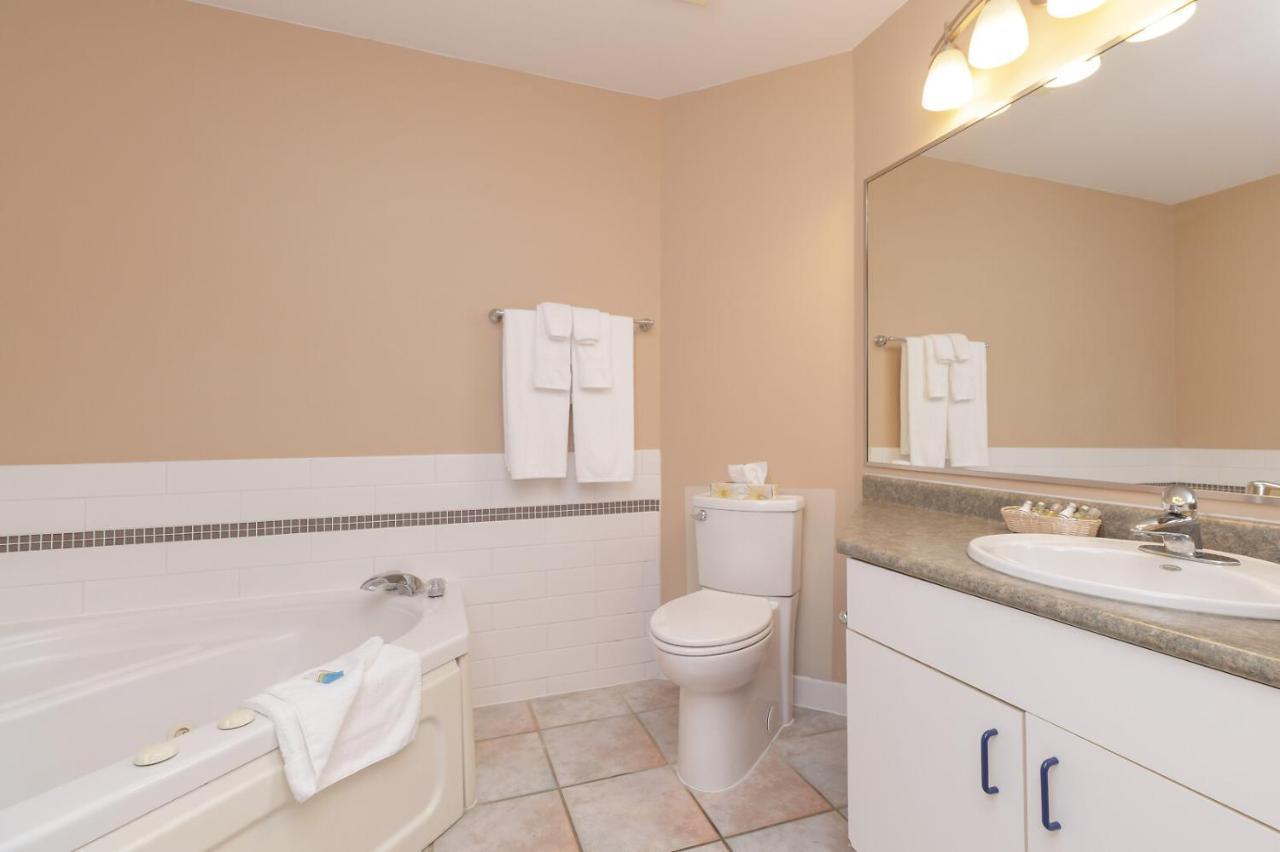 The Cedarwood Inn & Suites Sidney Exteriör bild