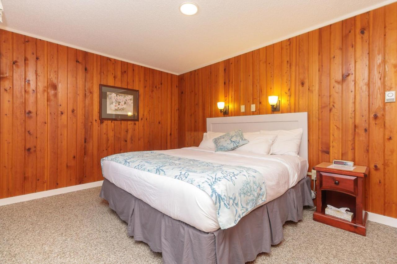 The Cedarwood Inn & Suites Sidney Exteriör bild