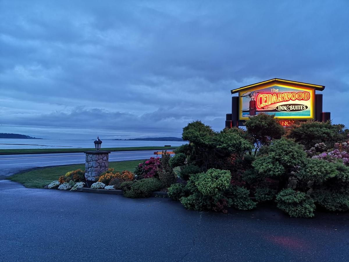 The Cedarwood Inn & Suites Sidney Exteriör bild